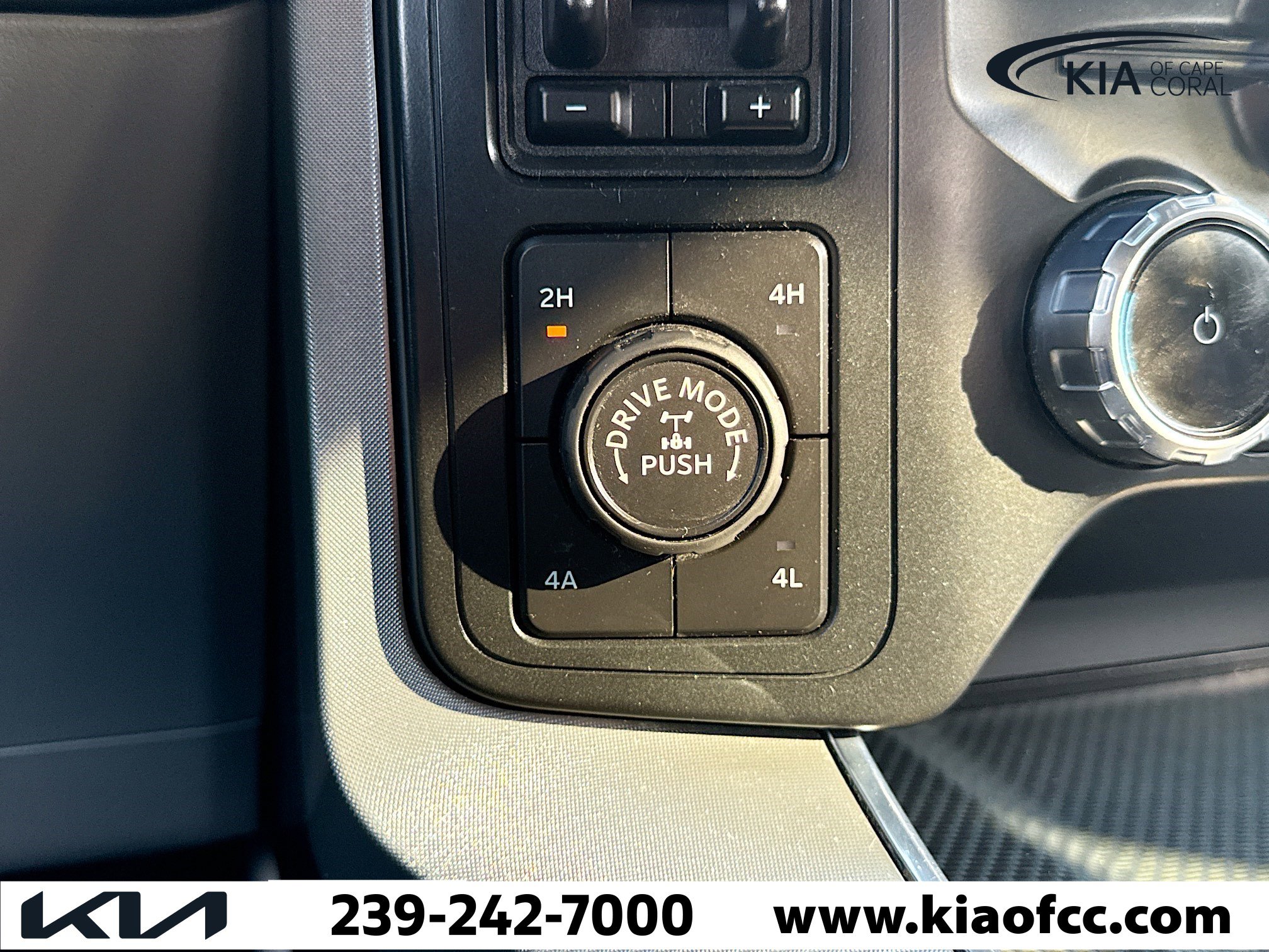 Used 2022 Ford F150 Limited image 27