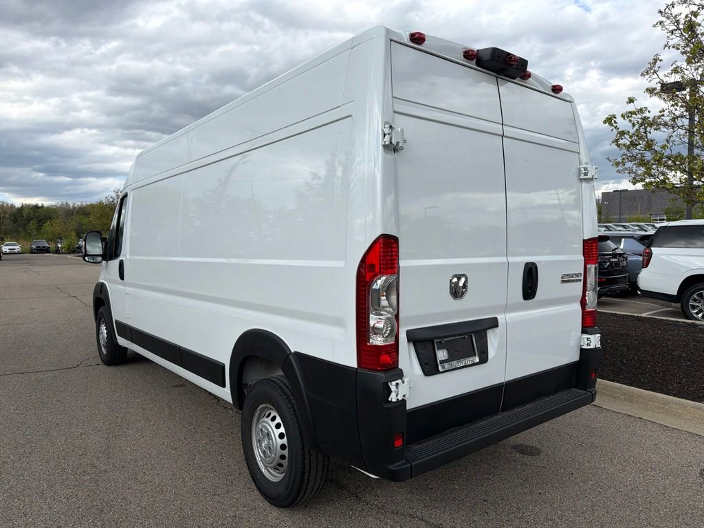Used 2026 RAM ProMaster 2500 w/ Convenience Group FWD image 2