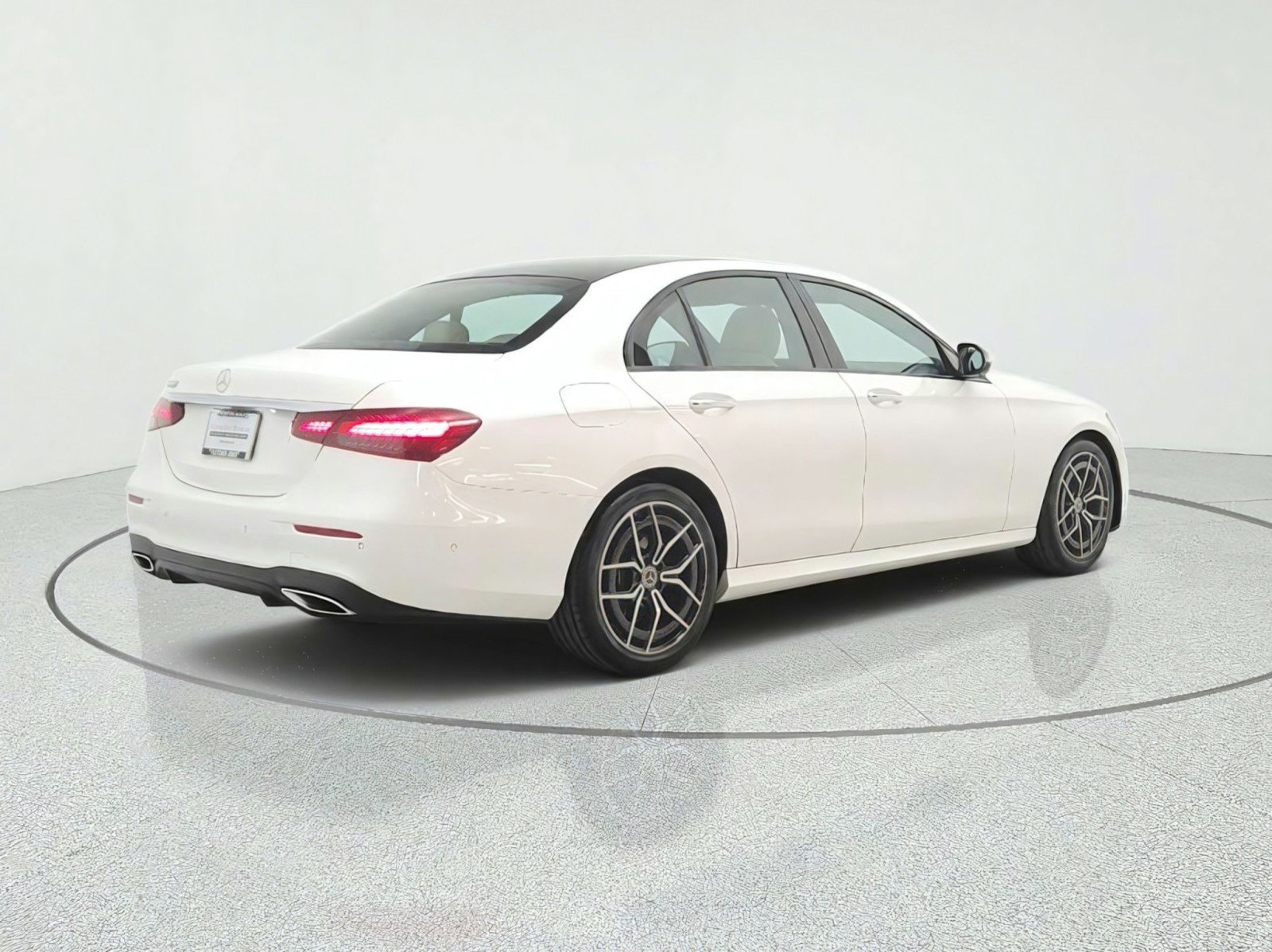 Used 2021 Mercedes-Benz E 350 Sedan image 5
