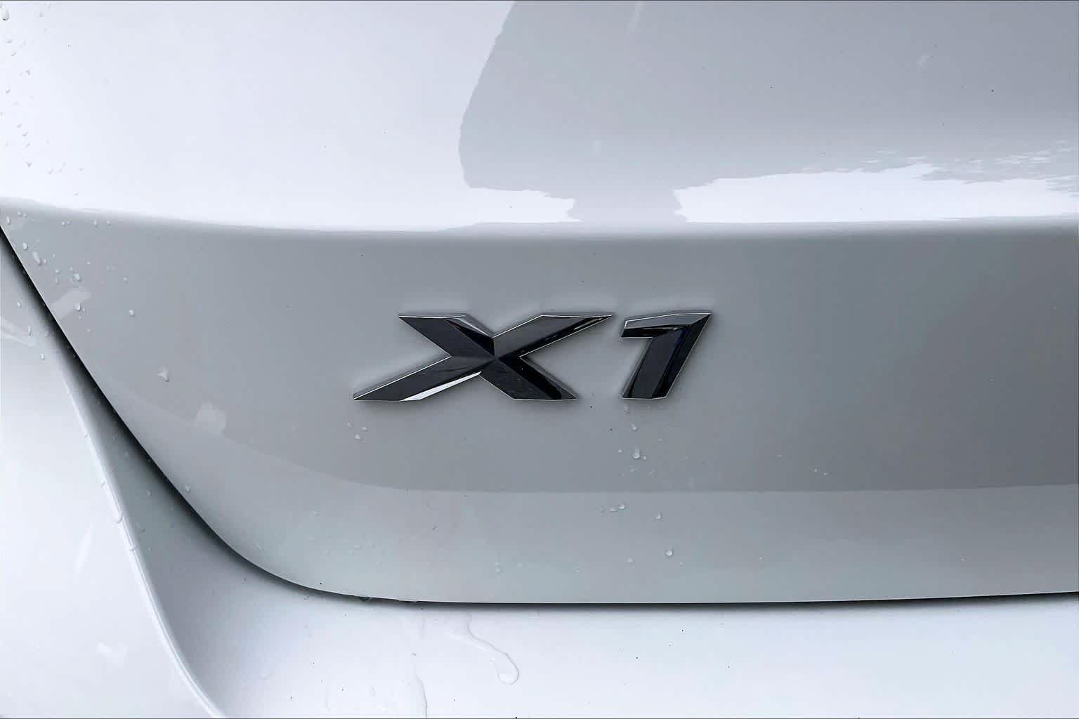 Used 2023 BMW X1 xDrive28i w/ Convenience Package AWD/4WD image 9