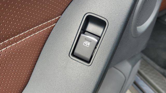 Used 2018 Subaru Forester 2.5i Touring w/ Popular Package #2 AWD/4WD image 16