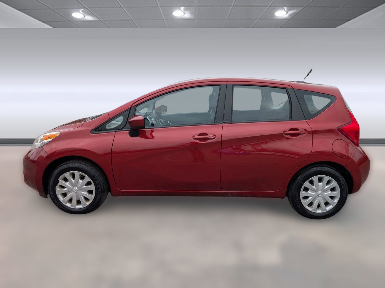 Used 2016 Nissan Versa Note SV image 2