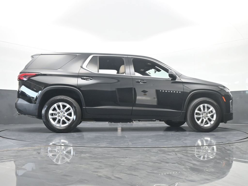 Used 2023 Chevrolet Traverse LS image 59