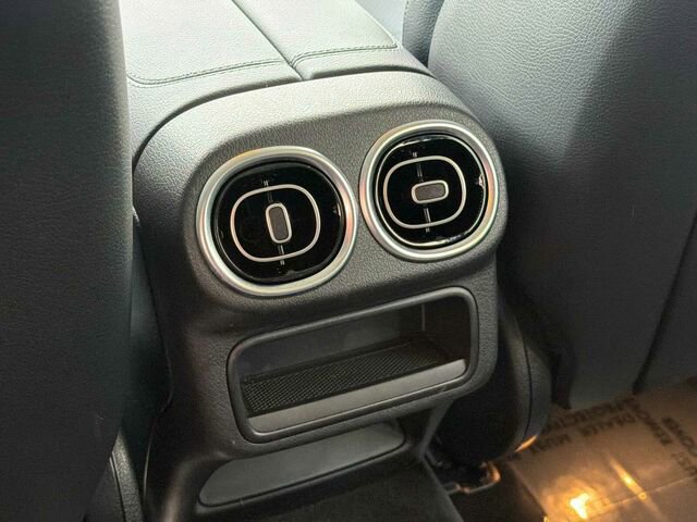 Used 2025 Mercedes-Benz GLC 350e 4MATIC image 16