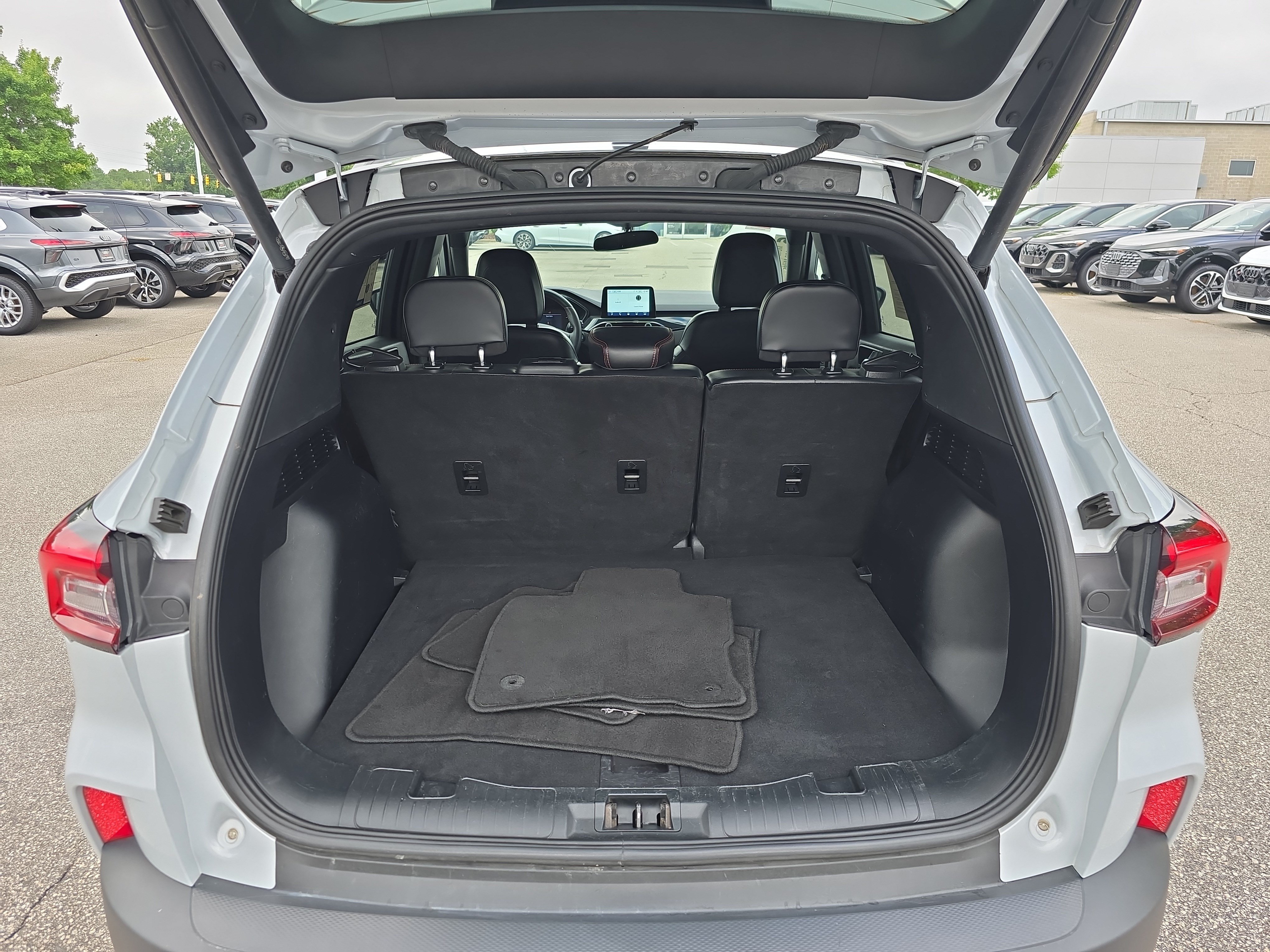 Used 2025 Ford Escape ST-Line Select AWD/4WD image 12