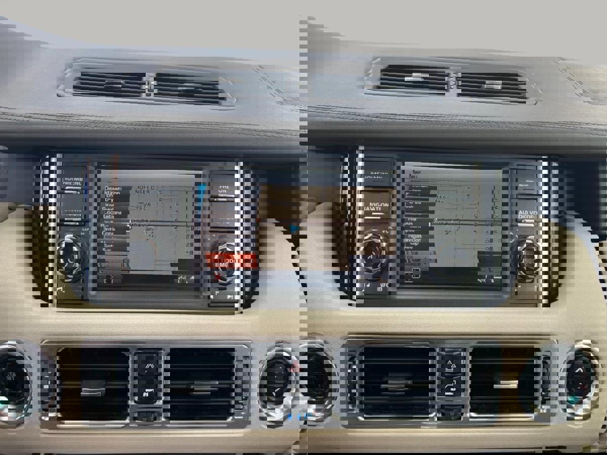 Used 2010 Land Rover Range Rover Supercharged image 18