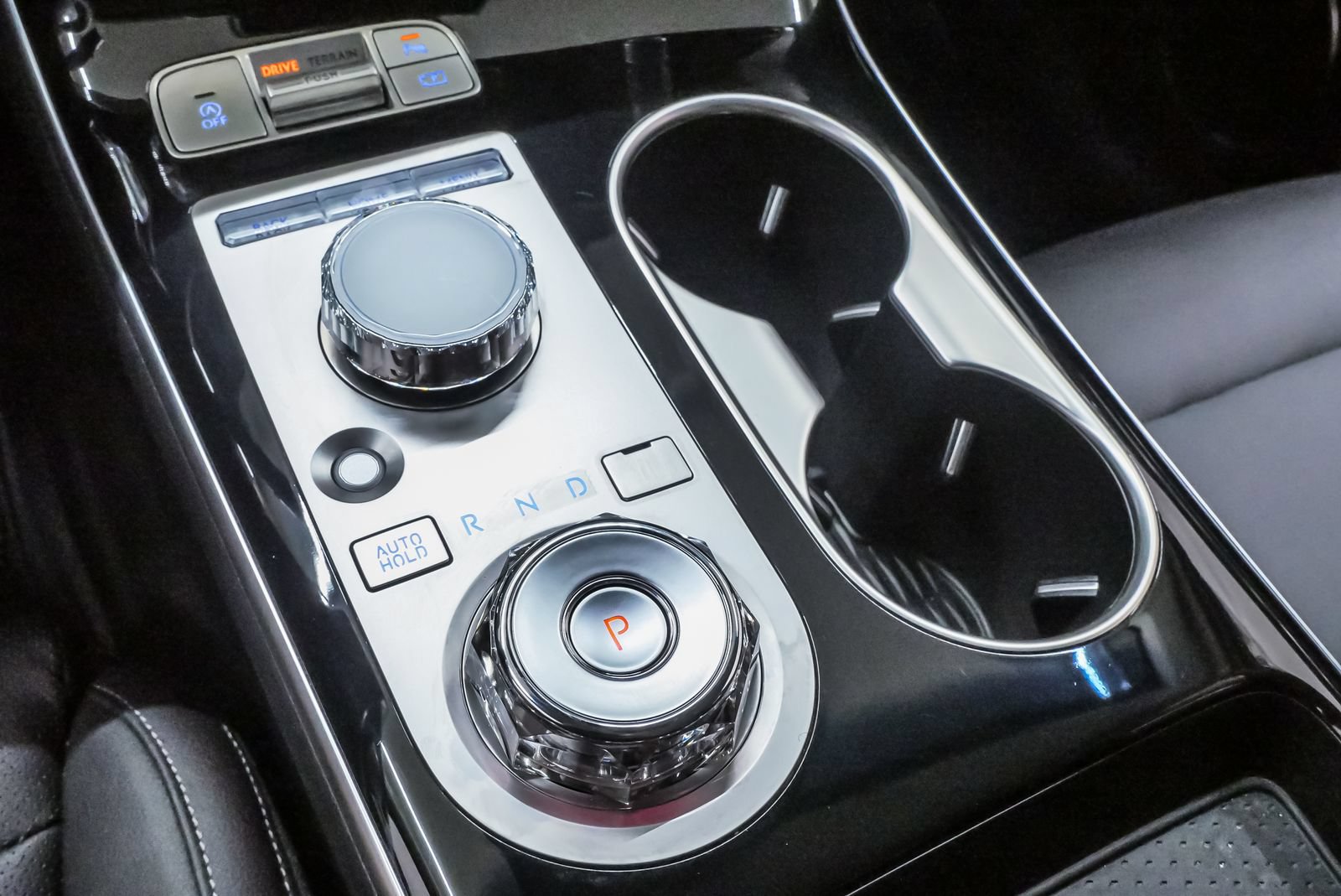Certified 2026 Genesis GV70 2.5T AWD/4WD image 17