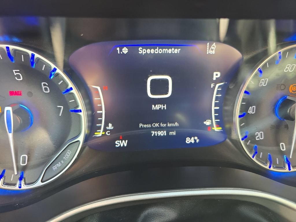 Used 2024 Chrysler Pacifica Touring-L FWD image 18