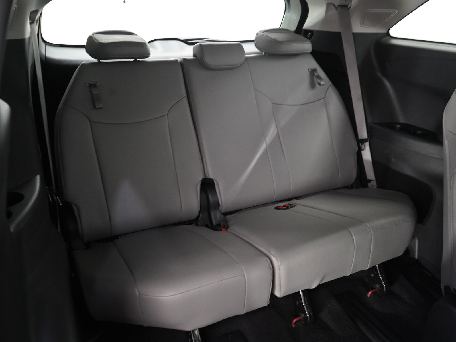 Used 2025 Toyota Sienna XLE w/ XLE Plus Package AWD/4WD image 16