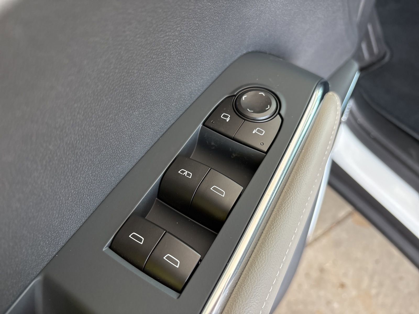 New 2026 GMC Acadia Elevation image 11