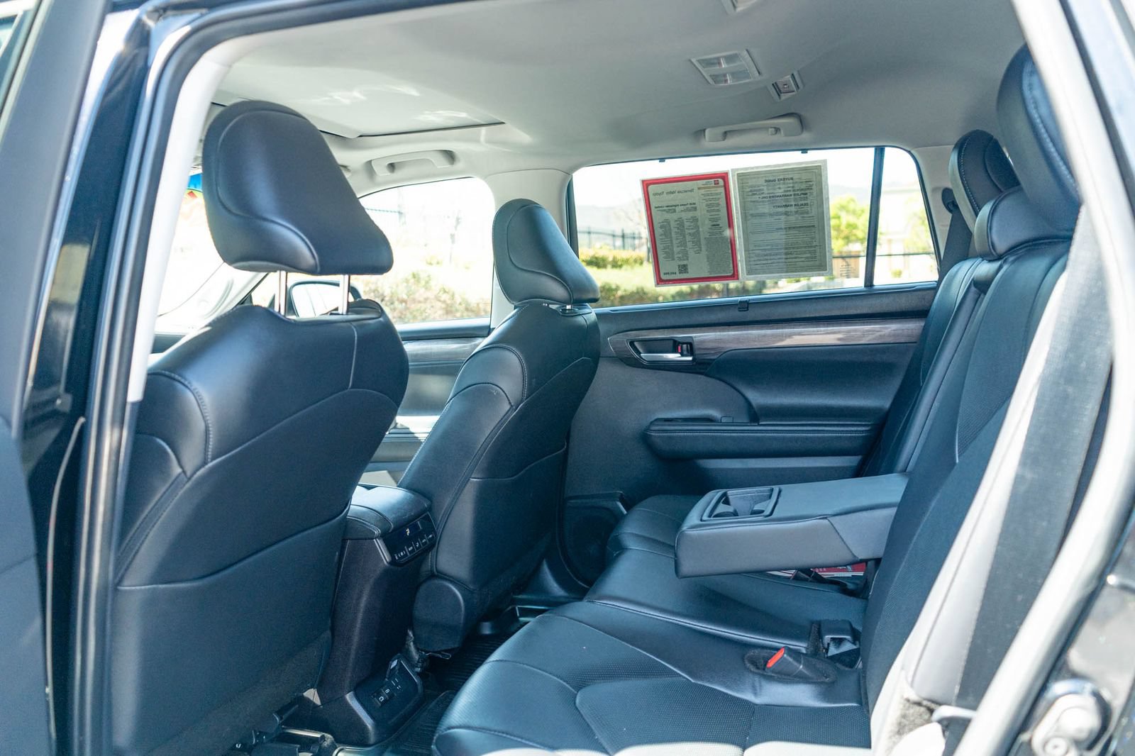 Certified 2025 Toyota Highlander Limited FWD image 16