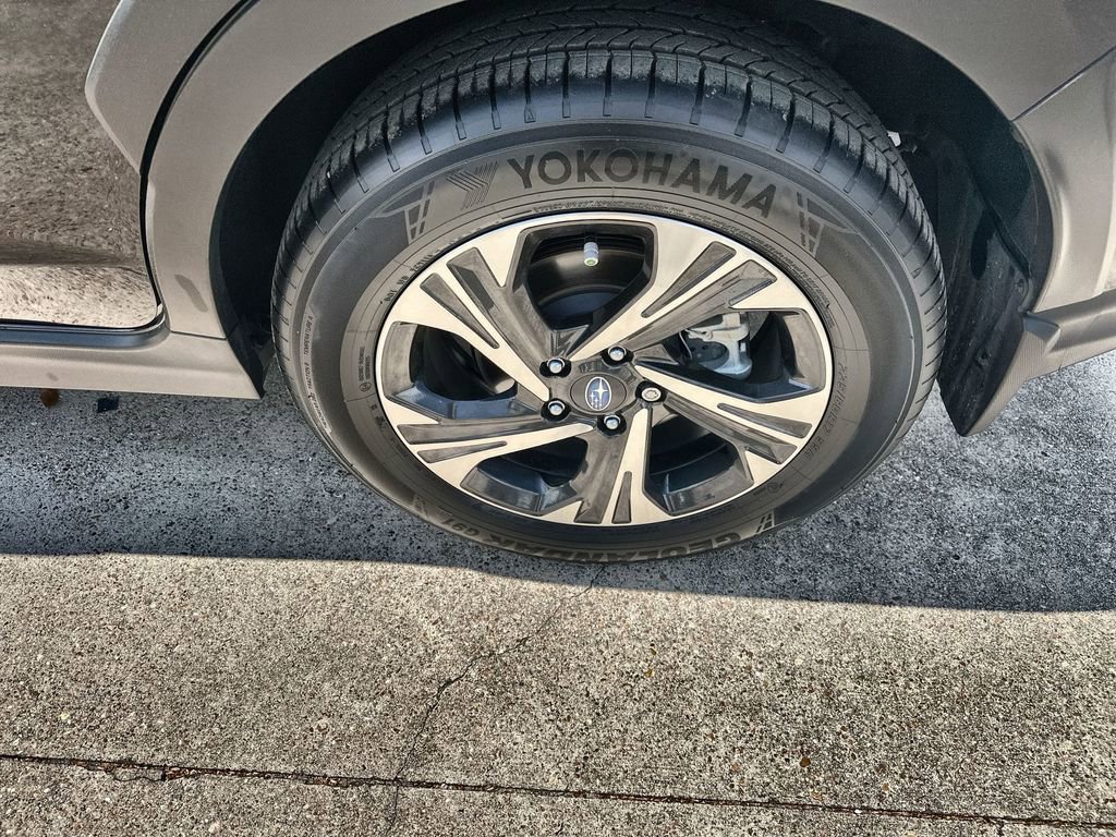 Used 2025 Subaru Crosstrek 2.0i Premium image 12