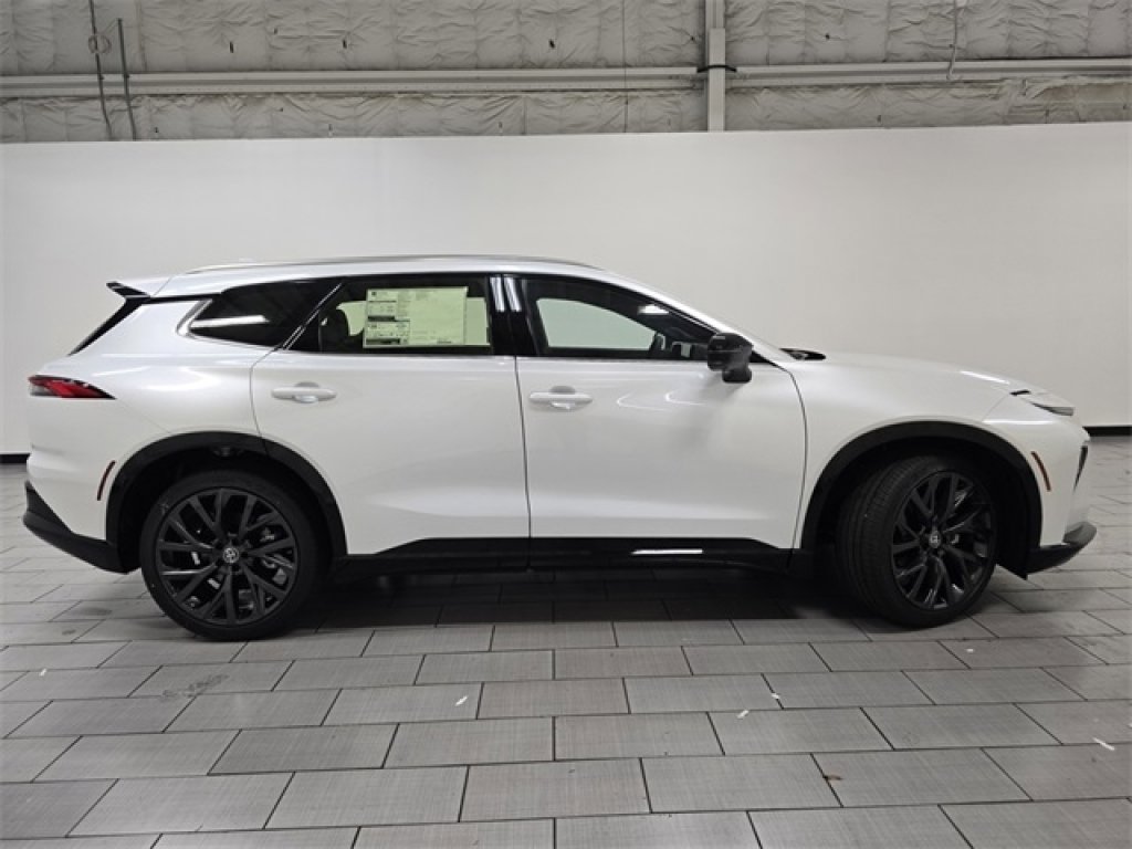 New 2025 Toyota Crown Signia image 15