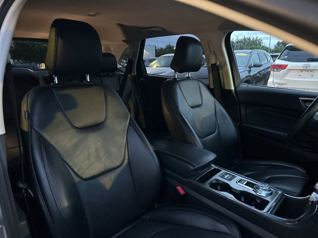 Used 2022 Ford Edge Titanium image 36
