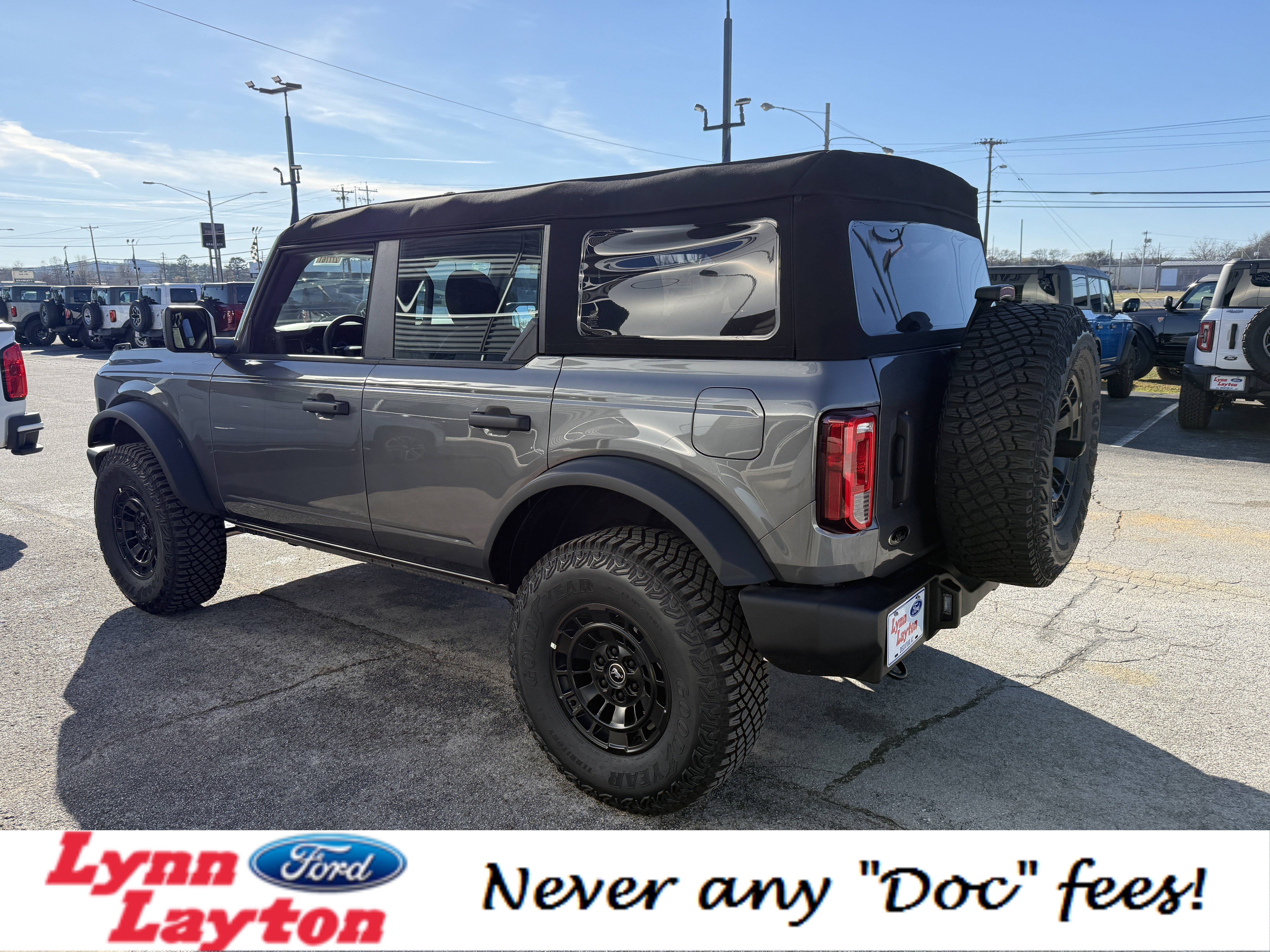 New 2025 Ford Bronco 4-Door image 29