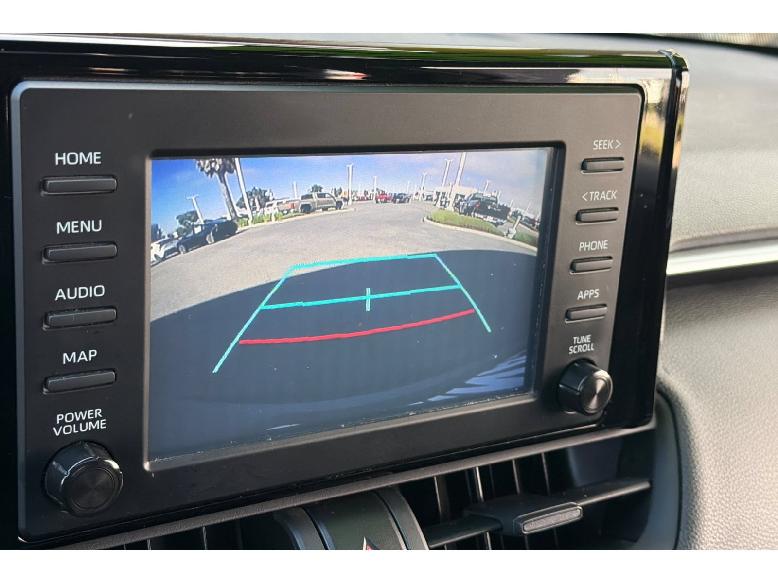 Used 2019 Toyota RAV4 XLE AWD/4WD image 22