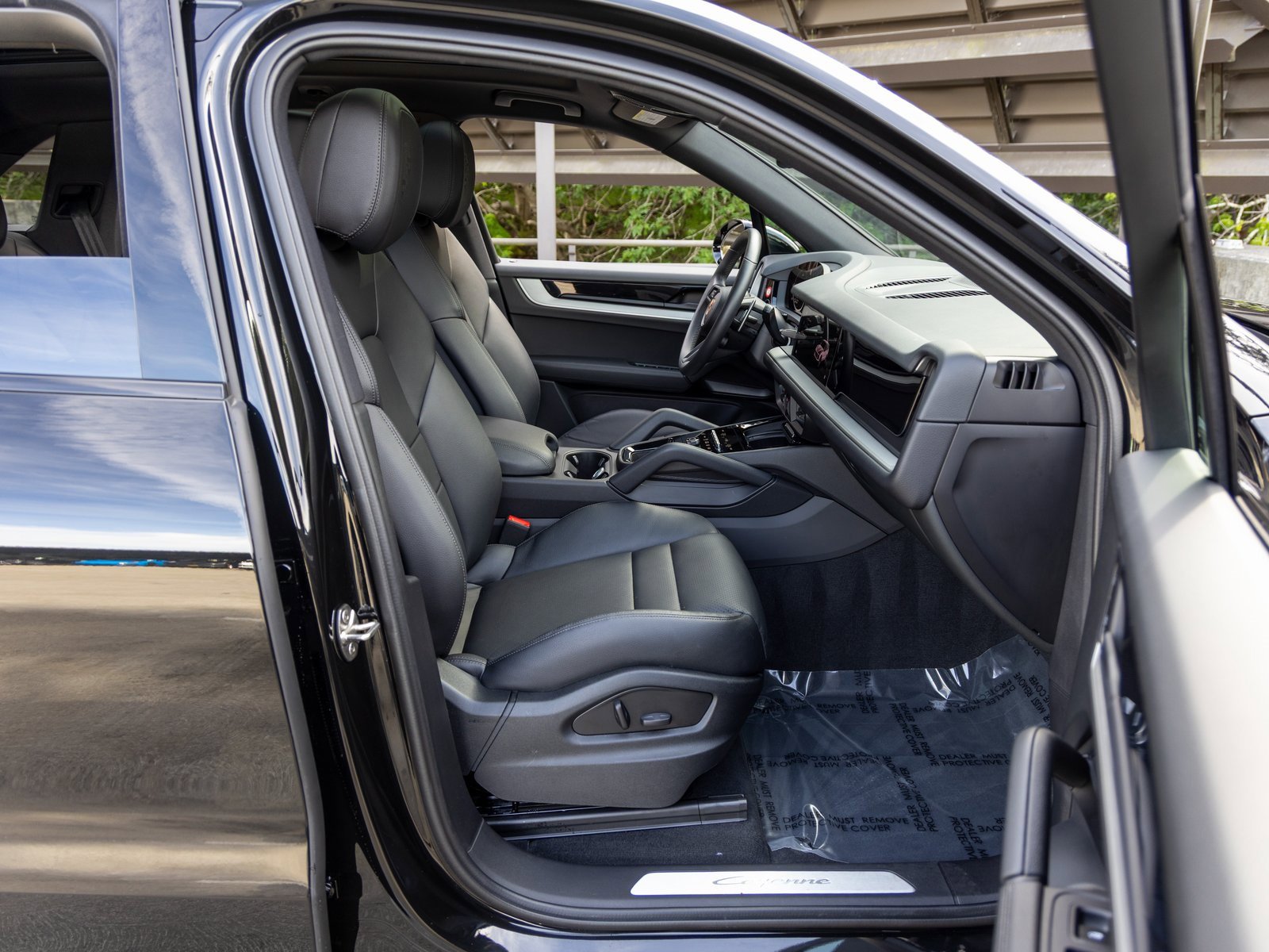 Certified 2025 Porsche Cayenne image 55