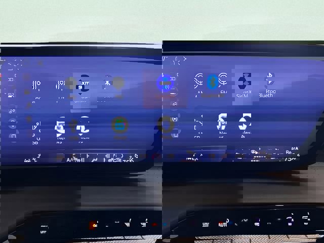 Used 2025 Buick Enclave Avenir w/ Super Cruise Package image 35