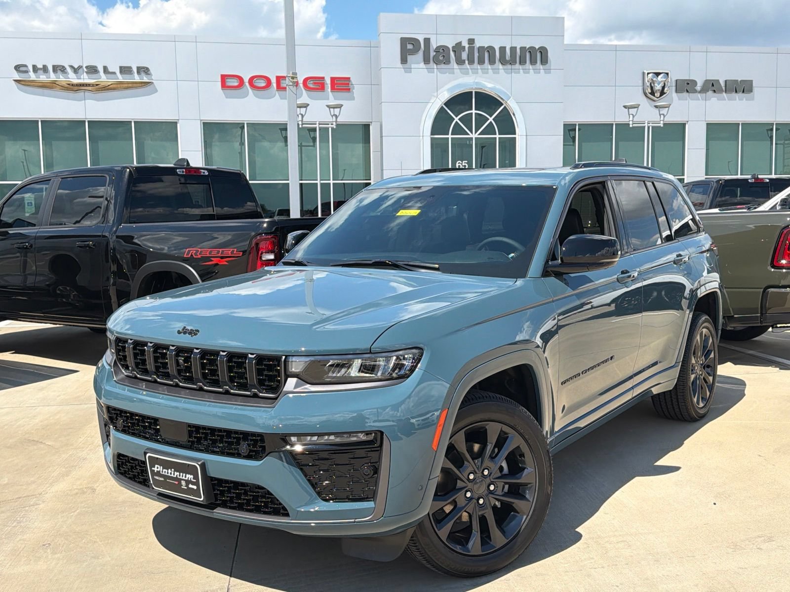 New 2026 Jeep Grand Cherokee Limited AWD/4WD image 1
