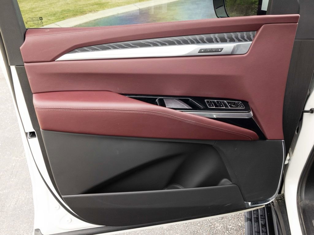 Used 2025 Cadillac Escalade Premium Luxury w/ Touring Package image 18