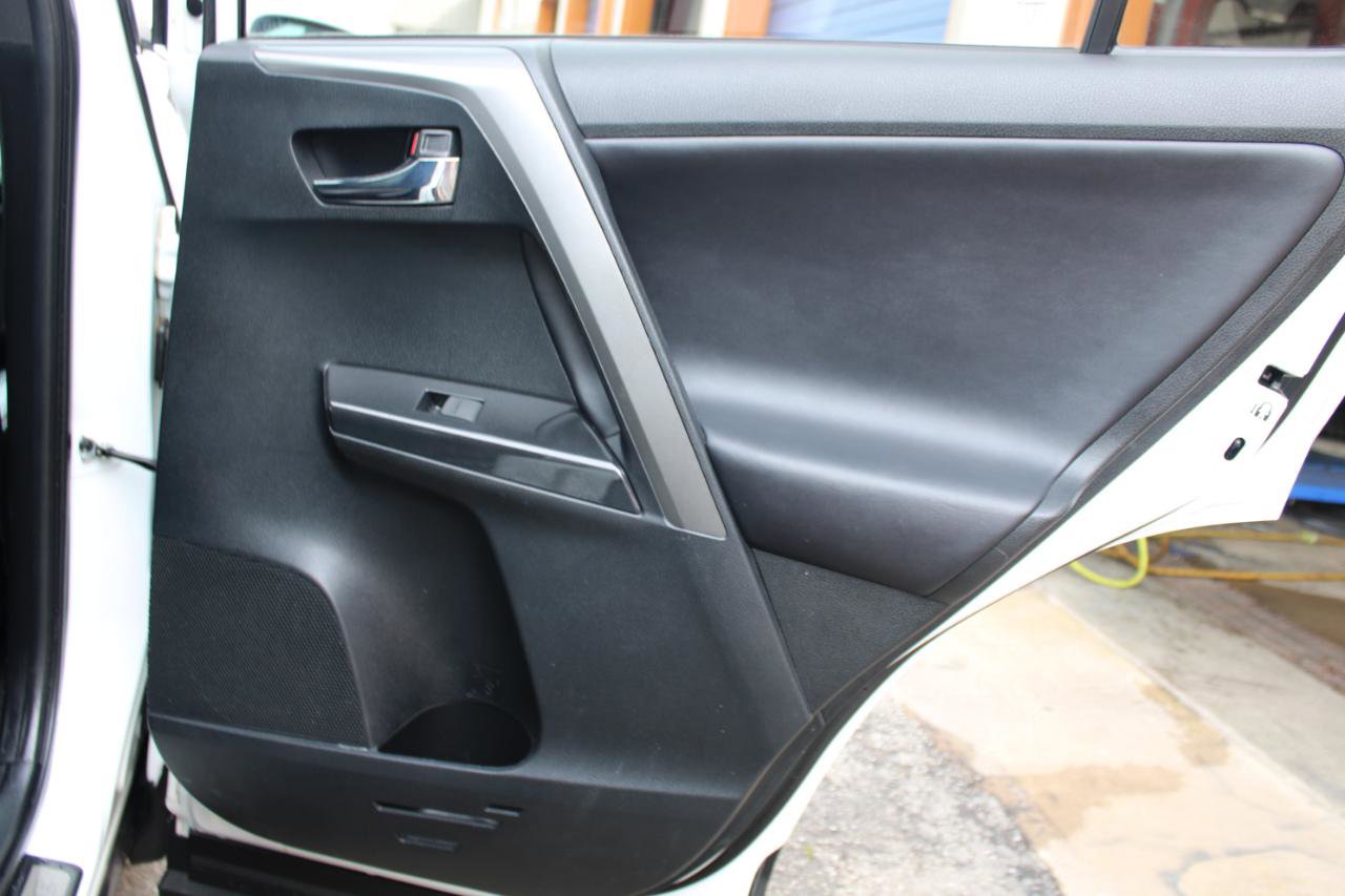 Used 2016 Toyota RAV4 SE FWD image 39