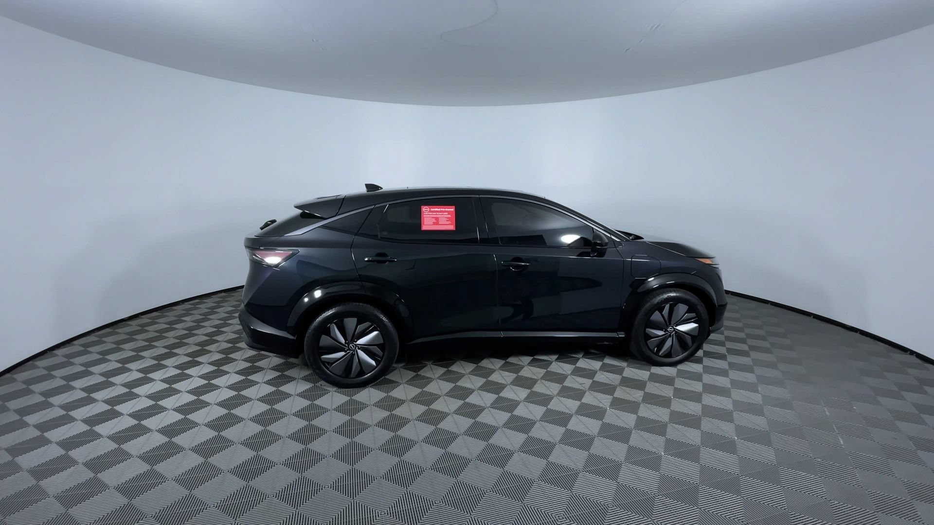 Used 2024 Nissan Ariya AWD image 9