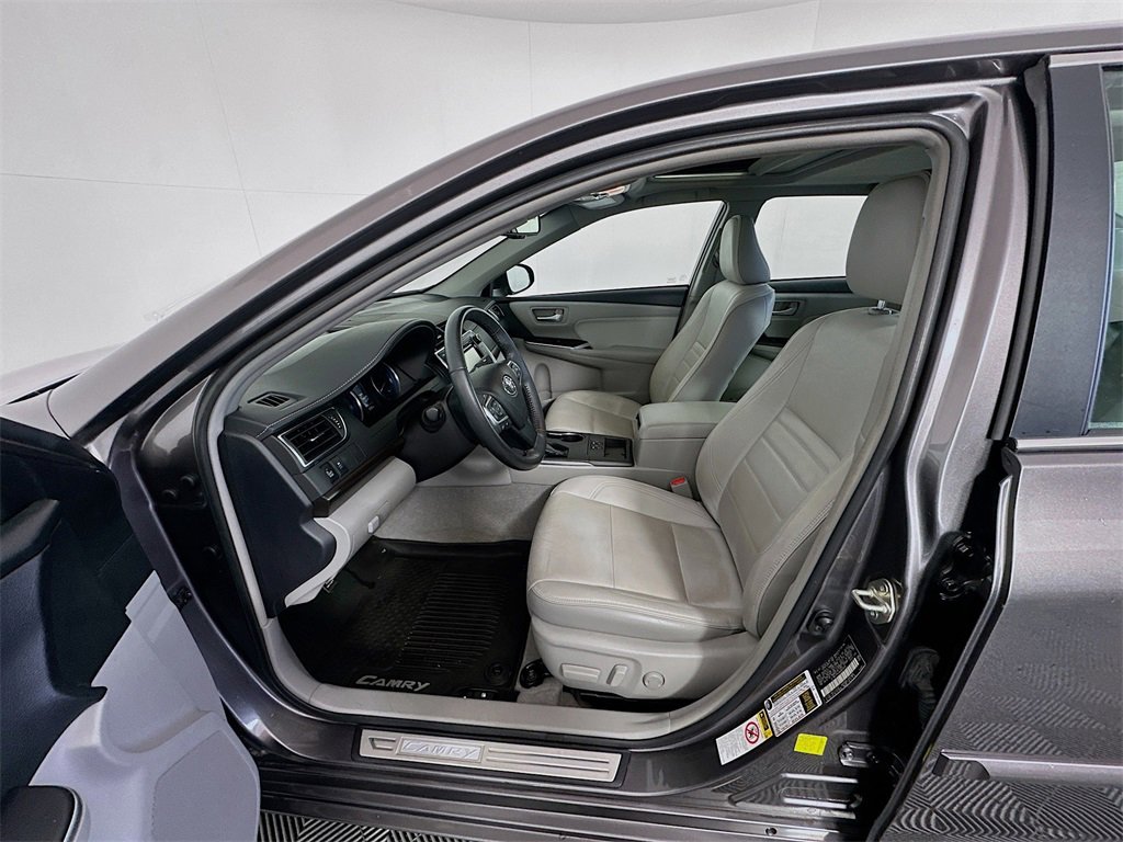 Used 2017 Toyota Camry XLE image 20