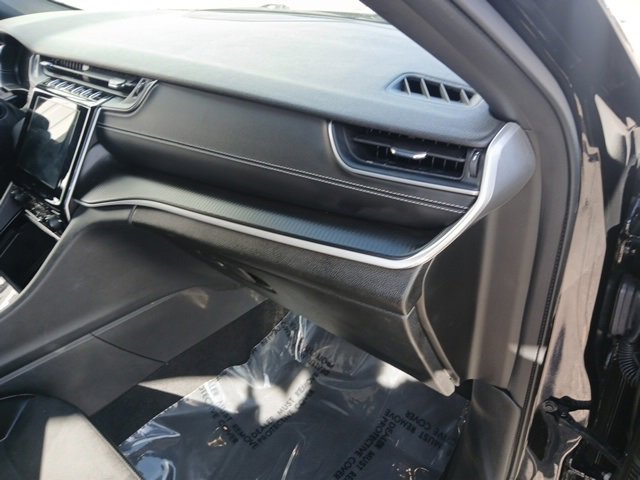 Used 2023 Jeep Grand Cherokee L Laredo image 40