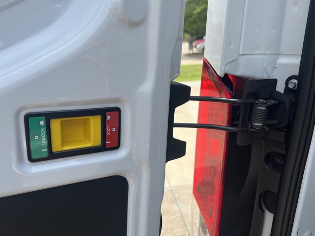 New 2023 Ford E-Transit Medium Roof image 9