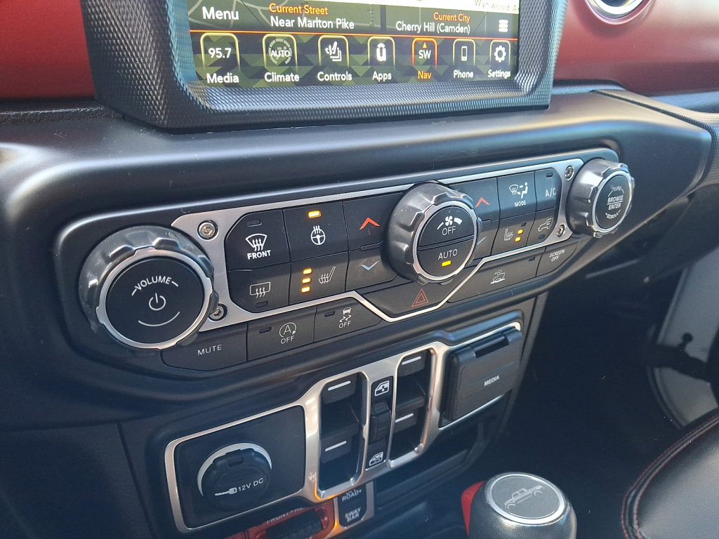 Used 2022 Jeep Gladiator Rubicon w/ Cold Weather Group image 29