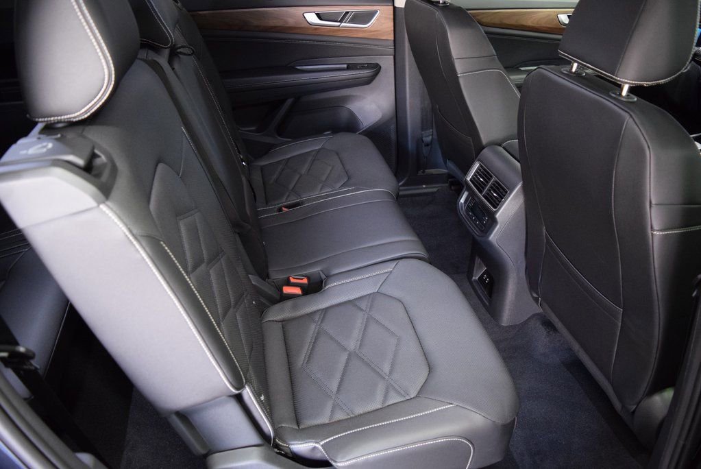 New 2026 Volkswagen Atlas SE image 7