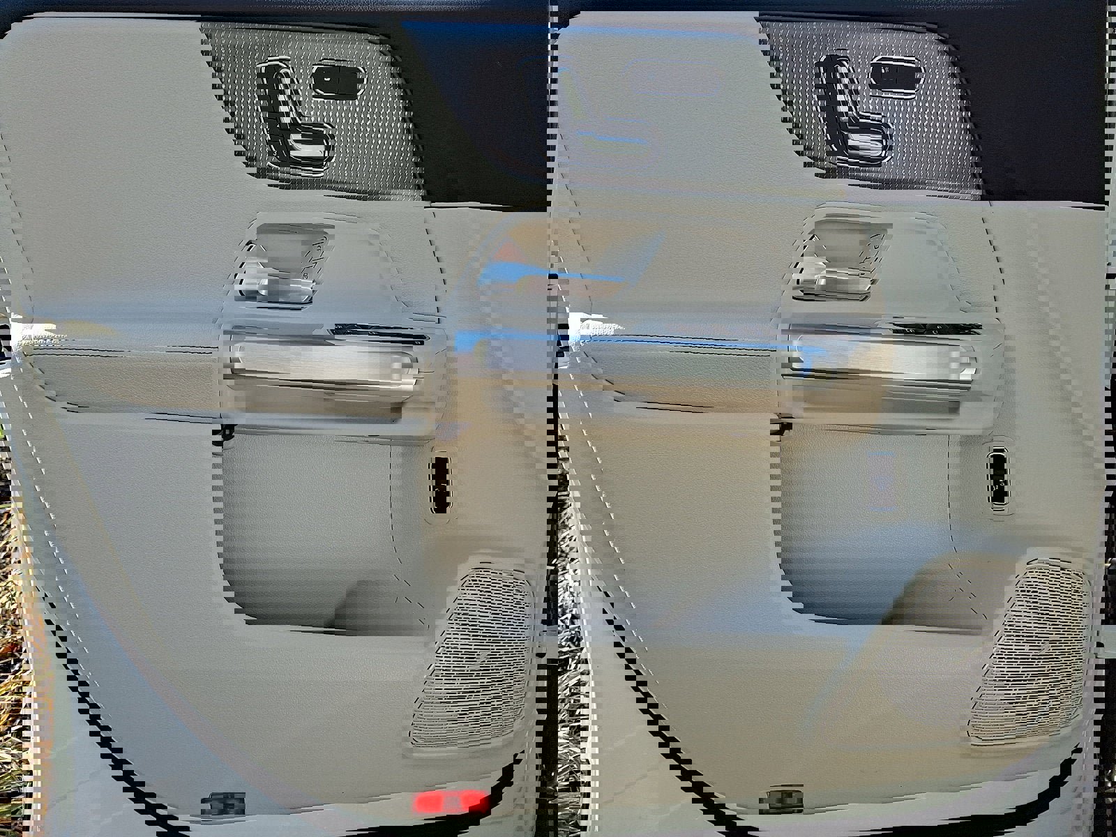 Used 2023 Mercedes-Benz EQB 300 4MATIC image 13