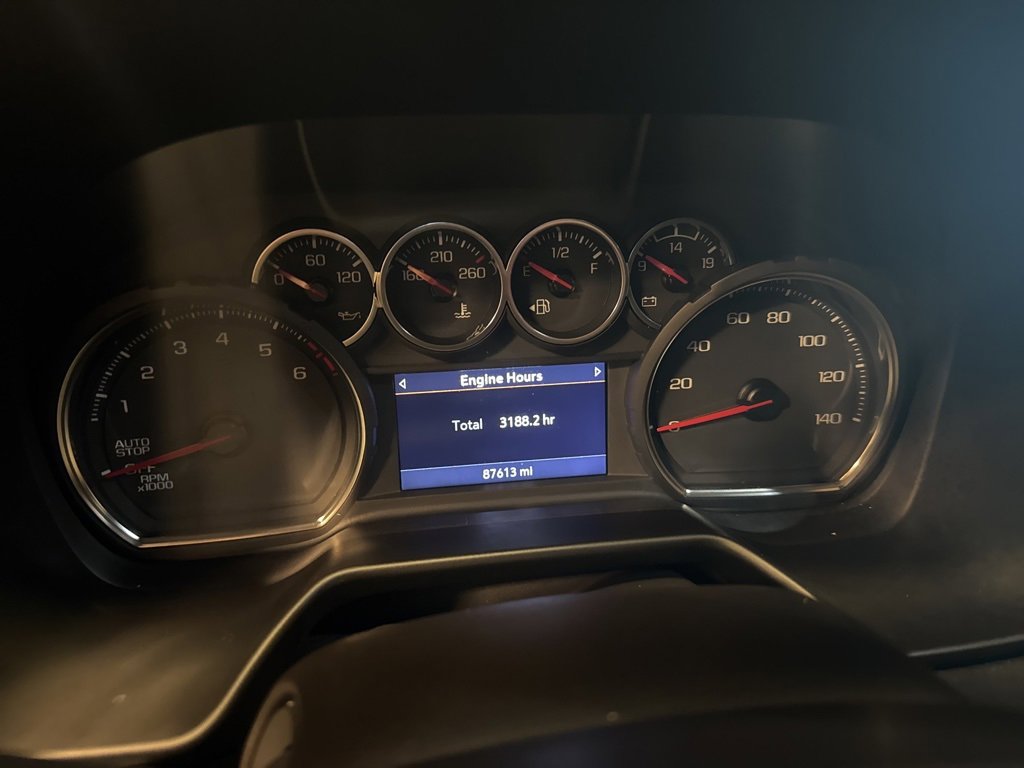 Used 2021 Chevrolet Suburban RST w/ Luxury Package image 6