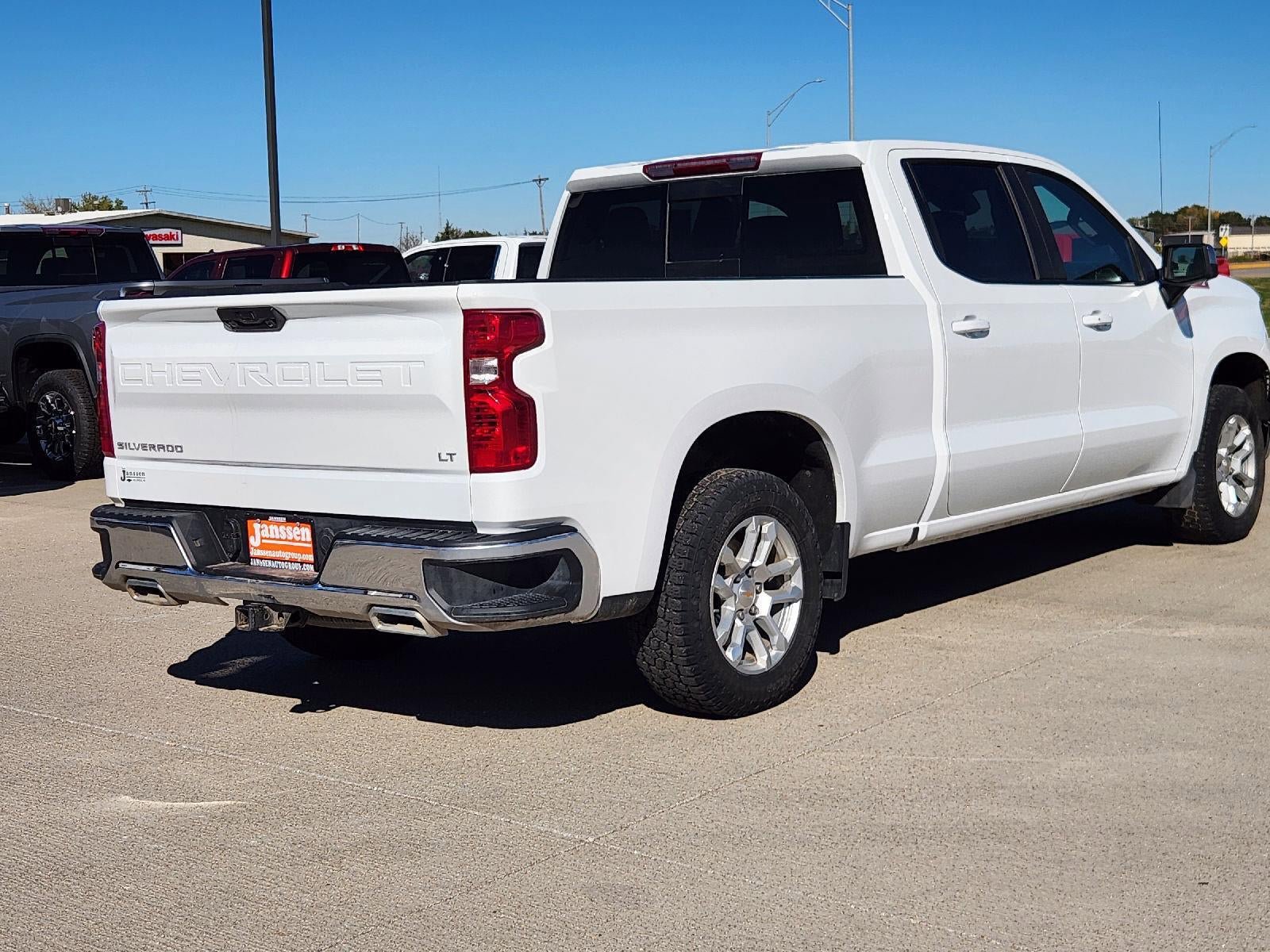 Used 2024 Chevrolet Silverado 1500 LT AWD/4WD image 6