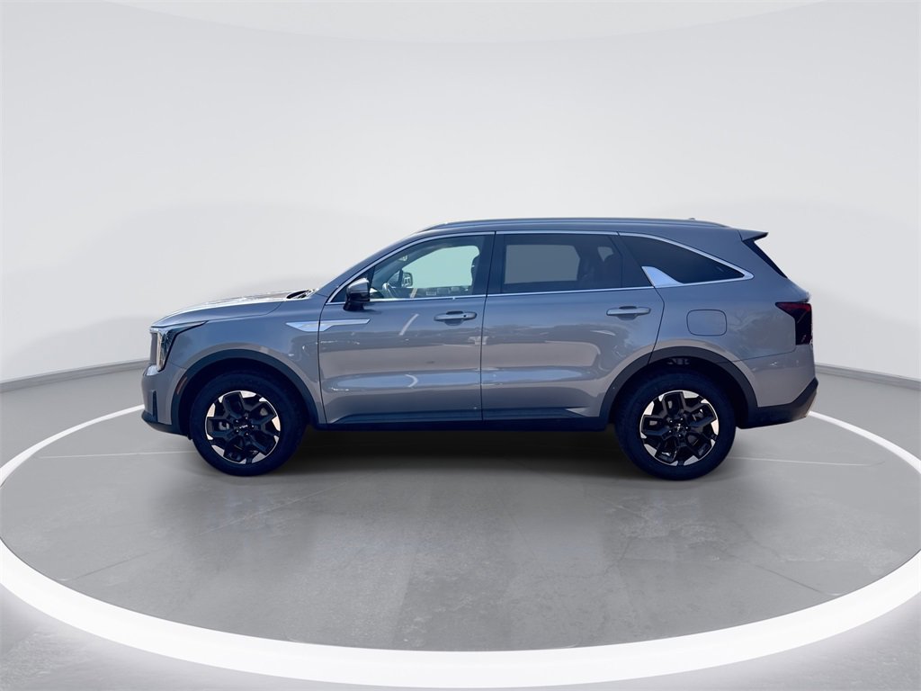 Used 2024 Kia Sorento S image 4
