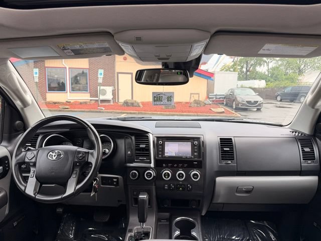 Used 2018 Toyota Sequoia Limited w/ Safety & Convenience Package AWD/4WD image 28