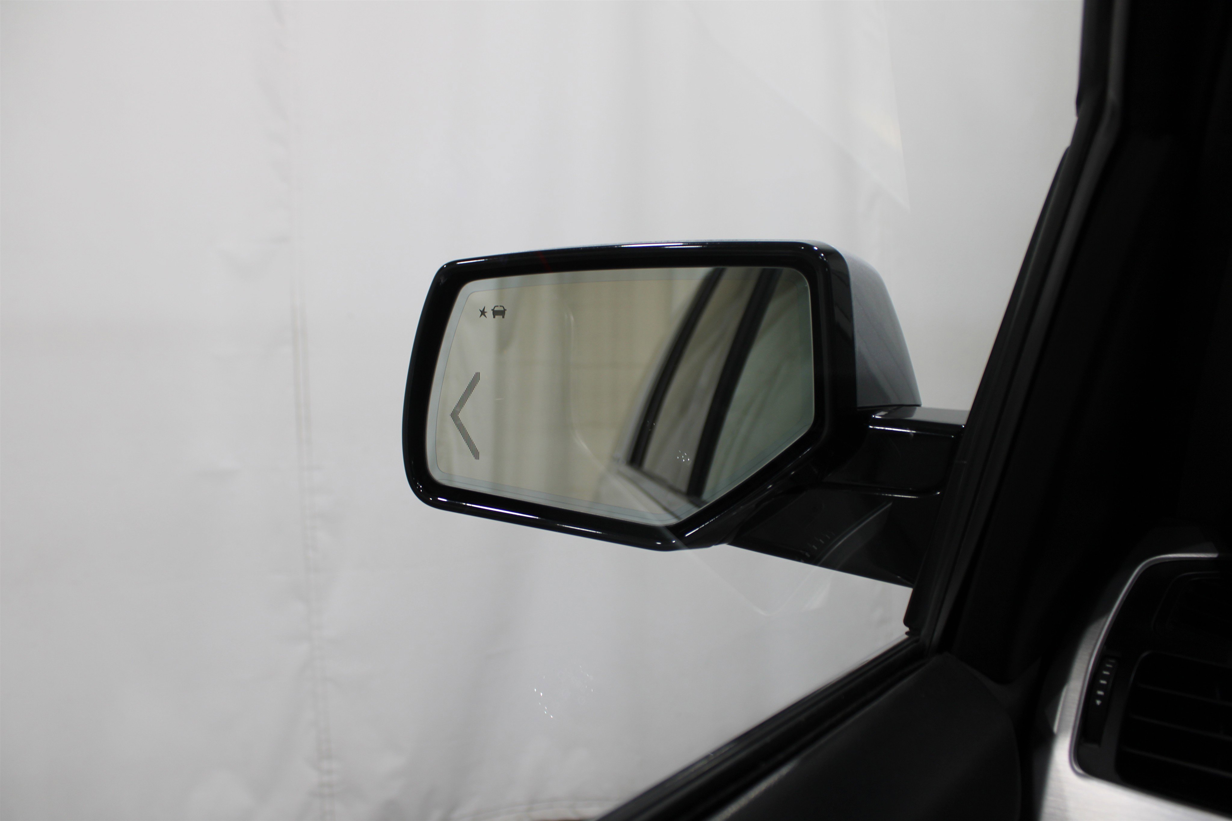 Used 2016 GMC Yukon SLT w/ Open Road Package image 14