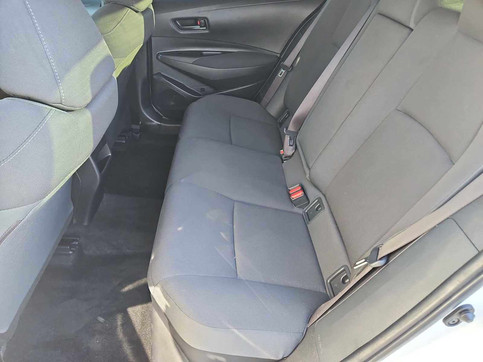 Used 2022 Toyota Corolla LE image 18