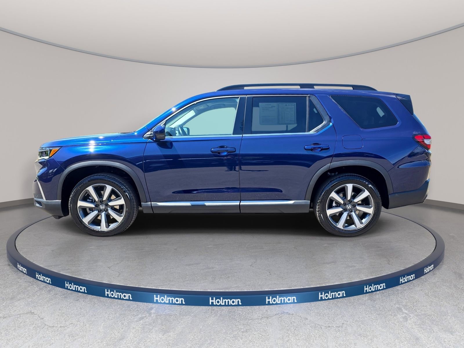 Certified 2025 Honda Pilot Touring image 8