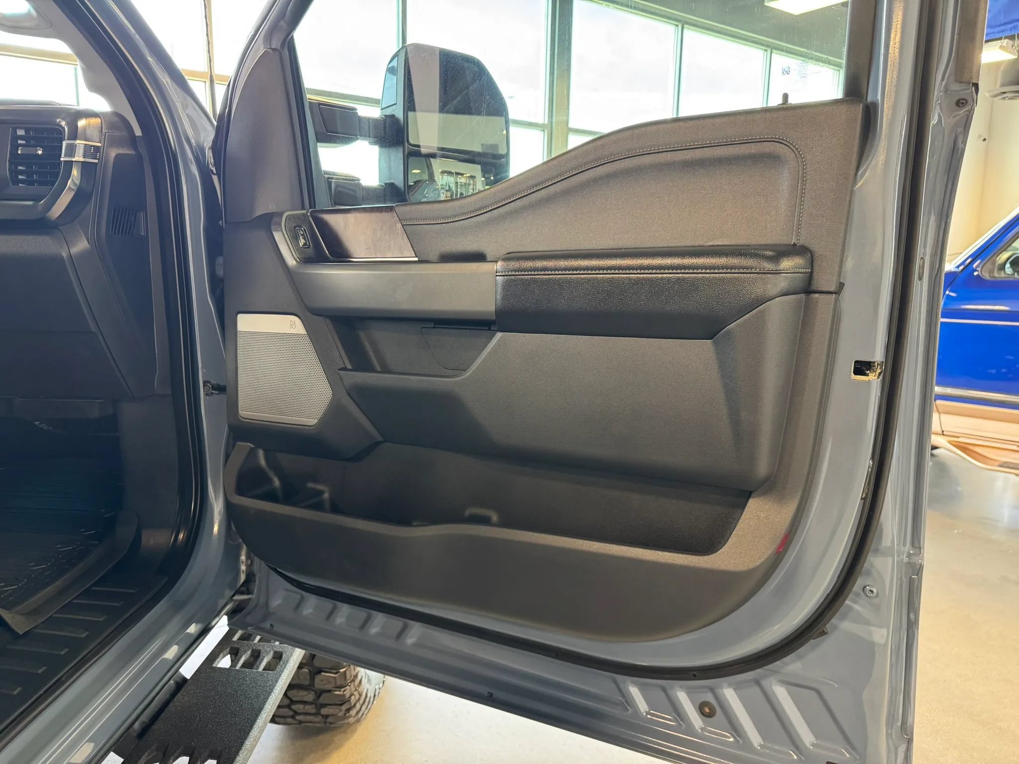 Used 2023 Ford F350 Lariat w/ Lariat Ultimate Package AWD/4WD image 25