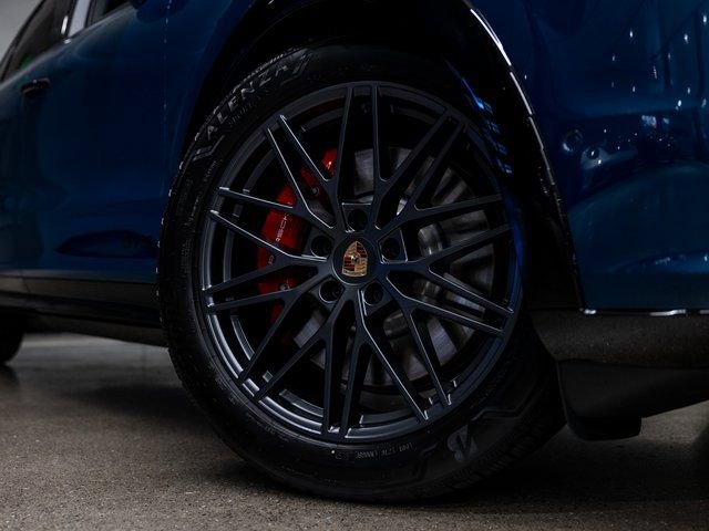 New 2026 Porsche Cayenne GTS image 15