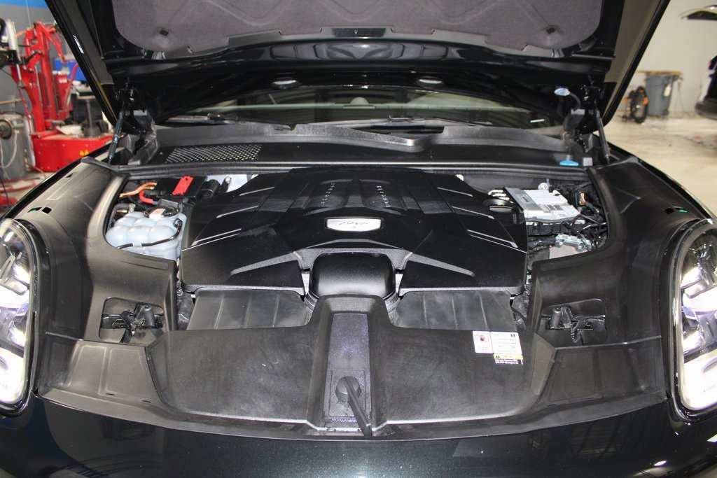 Used 2023 Porsche Cayenne S image 15