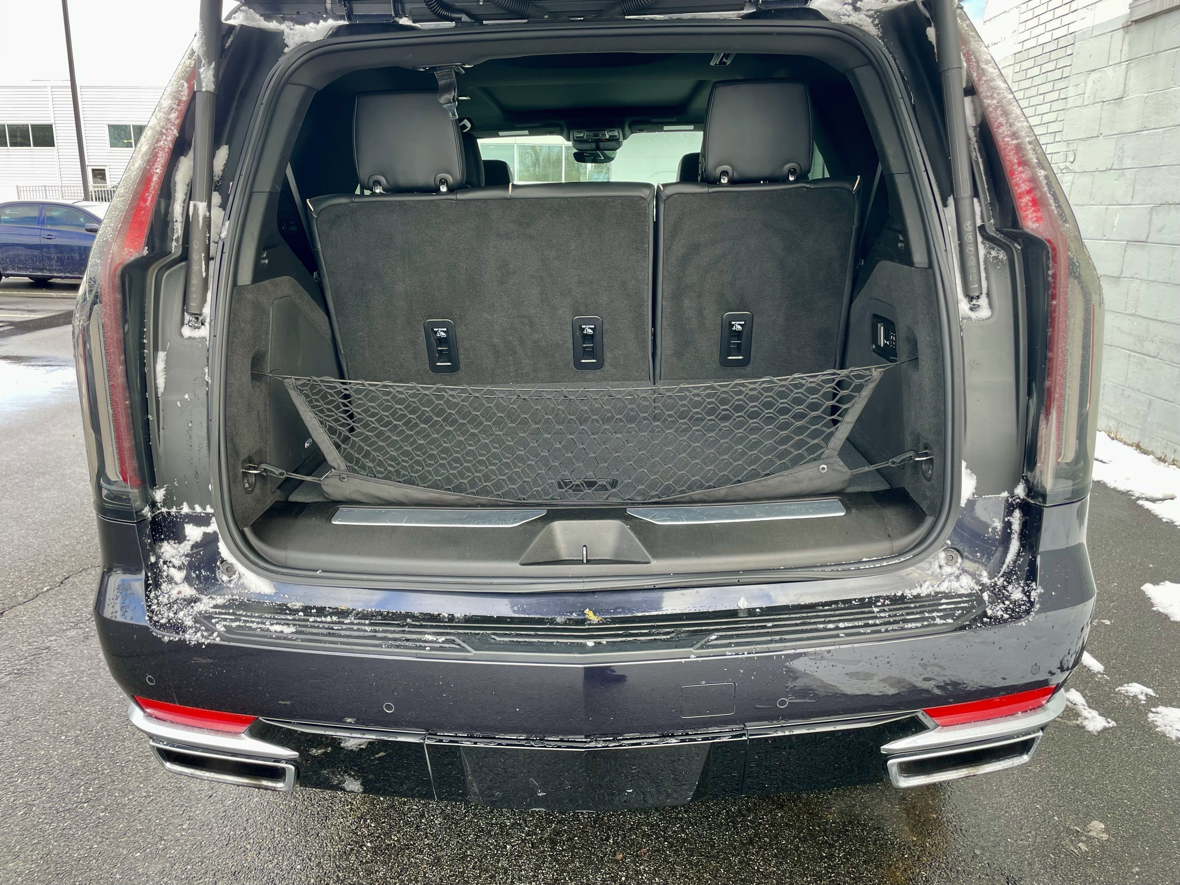 Used 2023 Cadillac Escalade Premium Luxury image 40