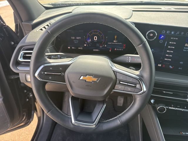 Used 2025 Chevrolet Traverse LT image 12