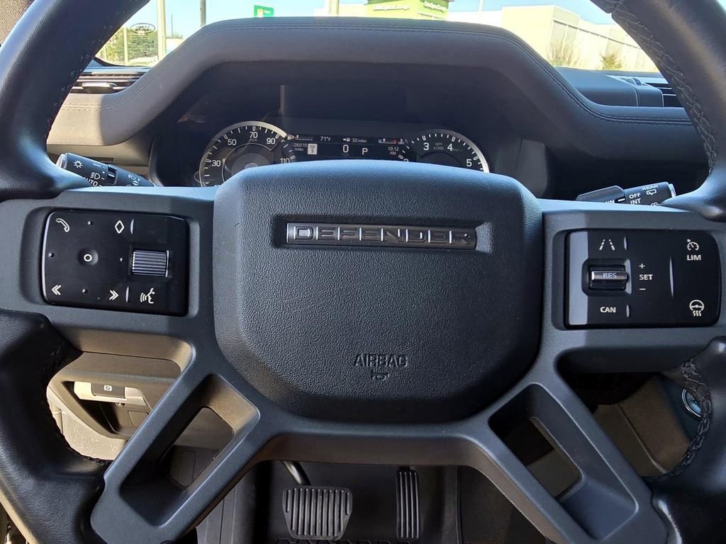 Used 2023 Land Rover Defender 130 X-Dynamic SE image 13