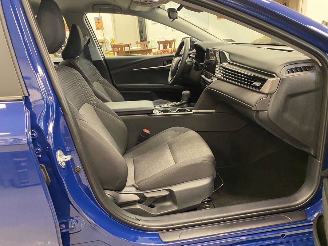 Used 2025 Toyota Camry LE image 15