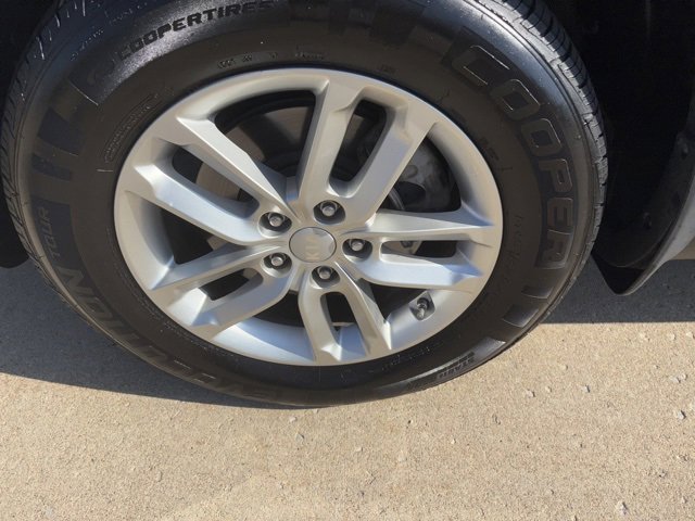 Used 2015 Kia Sorento LX image 2