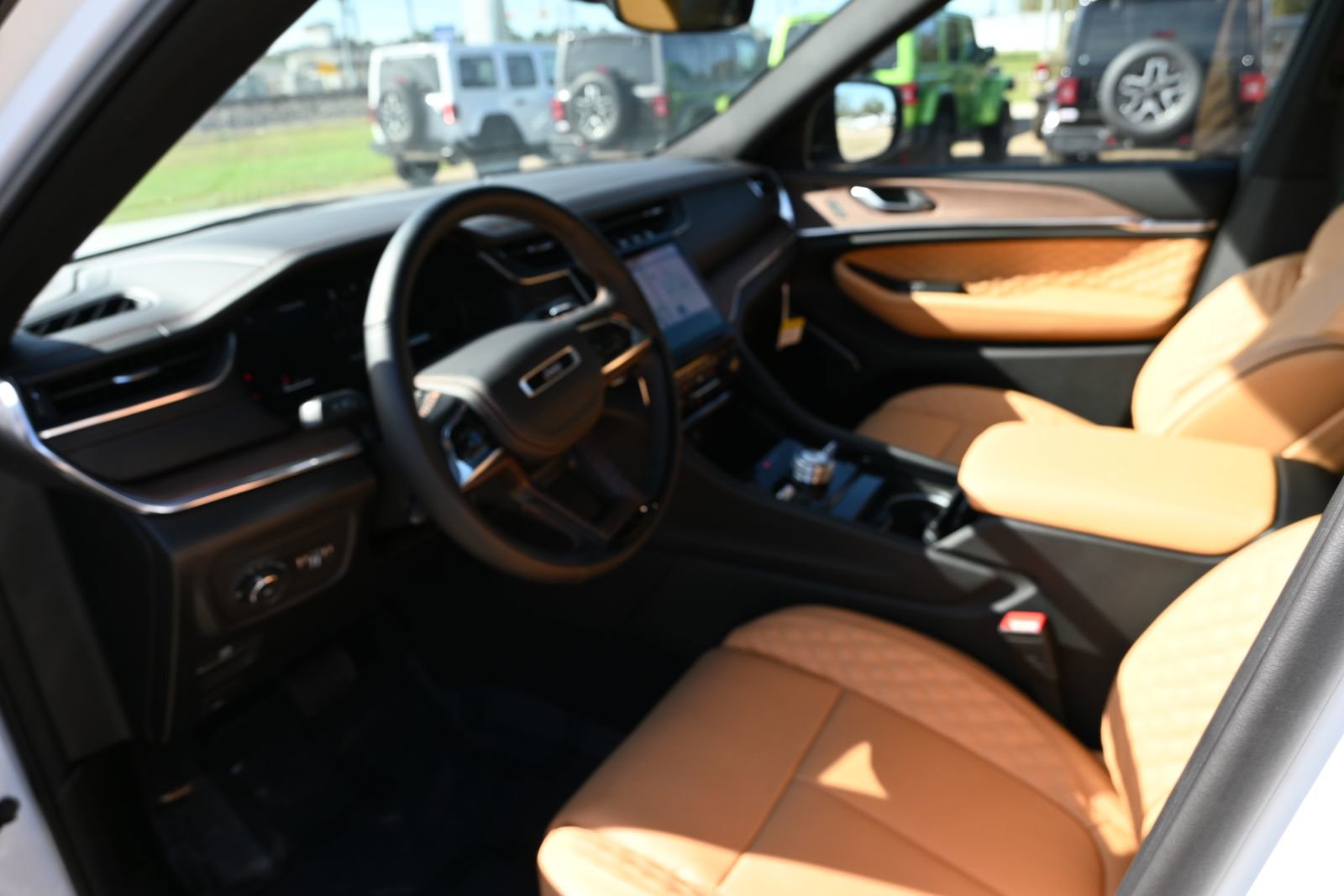 New 2025 Jeep Grand Cherokee L Summit w/ Obsidian Package image 10