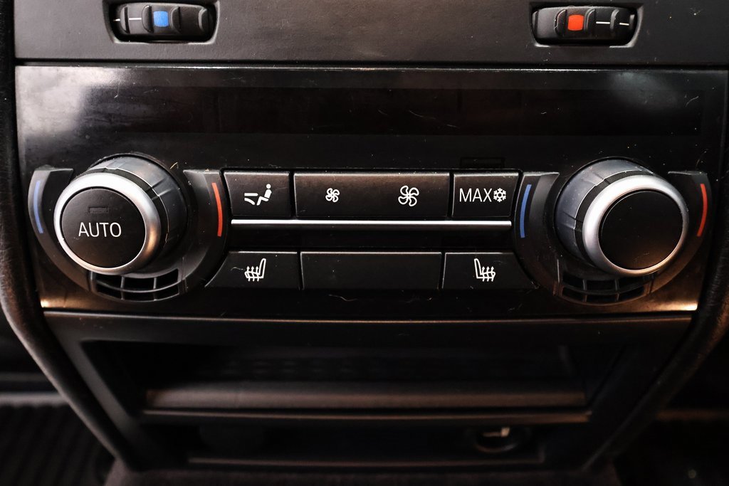 Used 2011 BMW 750Li xDrive image 17