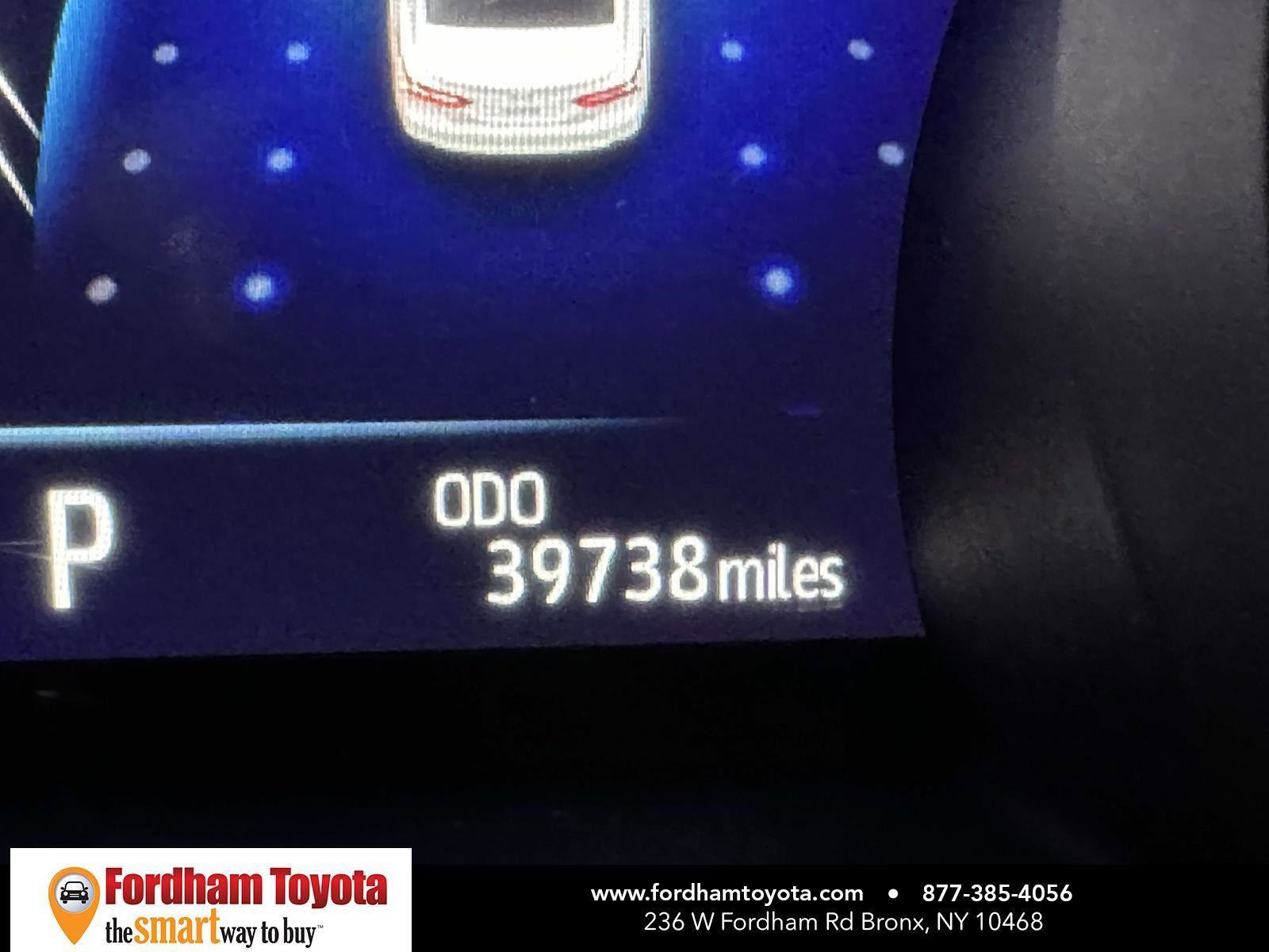 Used 2022 Toyota Camry LE image 29